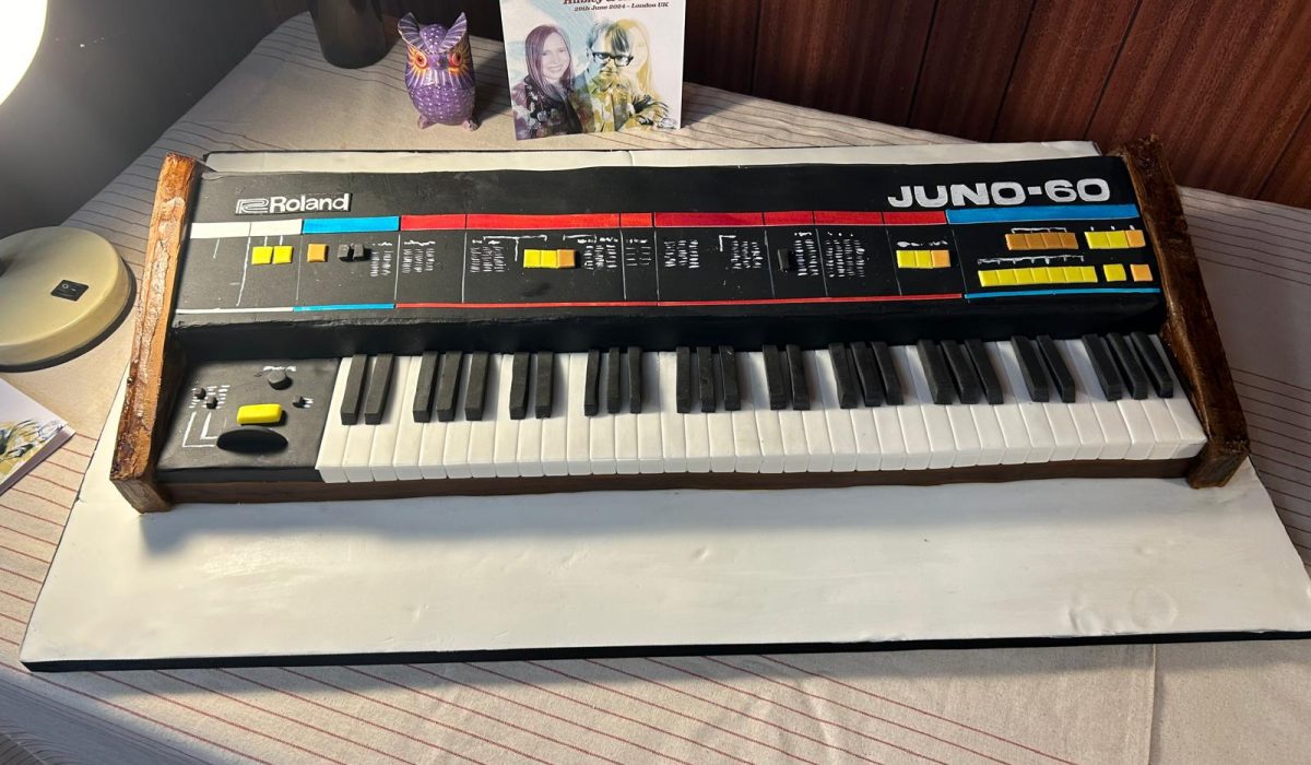 Roland Juno 60 Cake